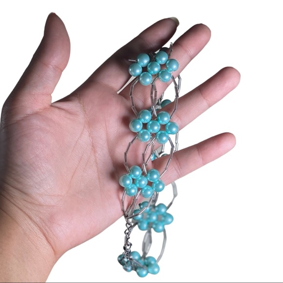 Hand crafted Blue pearl bead choker with silver cylinder beads - Picture 4 of 4